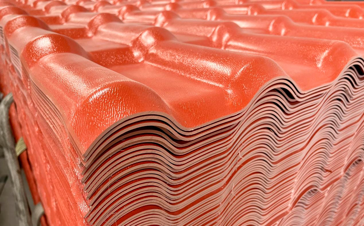 購(gòu)買合成樹脂瓦時(shí)，選擇經(jīng)營(yíng)模式為廠家直供，有什么巨大的優(yōu)勢(shì)呢