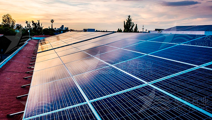 光伏屋面瓦自清潔性能強(qiáng)，防水功能優(yōu)異，簡(jiǎn)直是一舉多得！