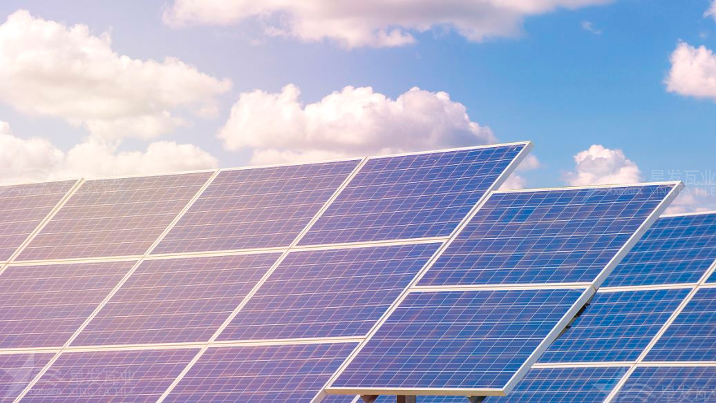 屋面光伏瓦耐火性強(qiáng)，使用了B1級(jí)的難燃性建筑材料！