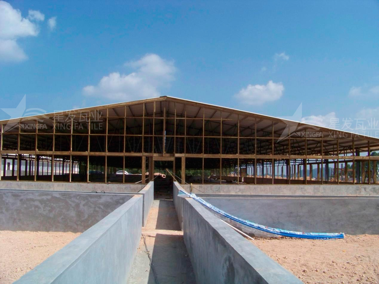 廠房屋頂用PVC中空隔熱瓦的好處？為啥廠房老板愛用PVC中空隔熱瓦