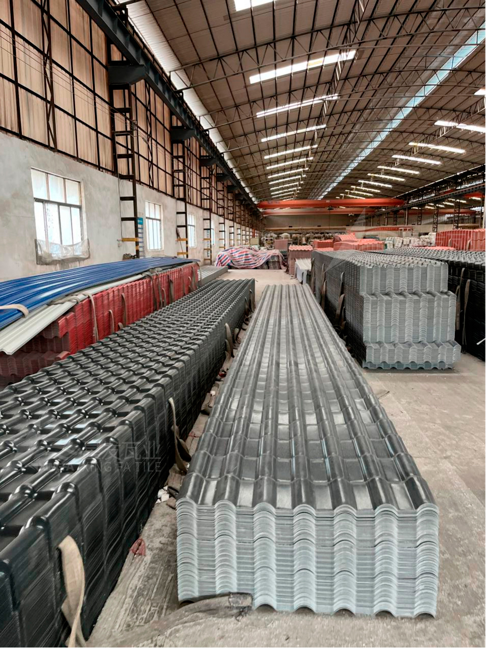 實力合成樹脂瓦生產廠家直銷的3大優(yōu)勢！