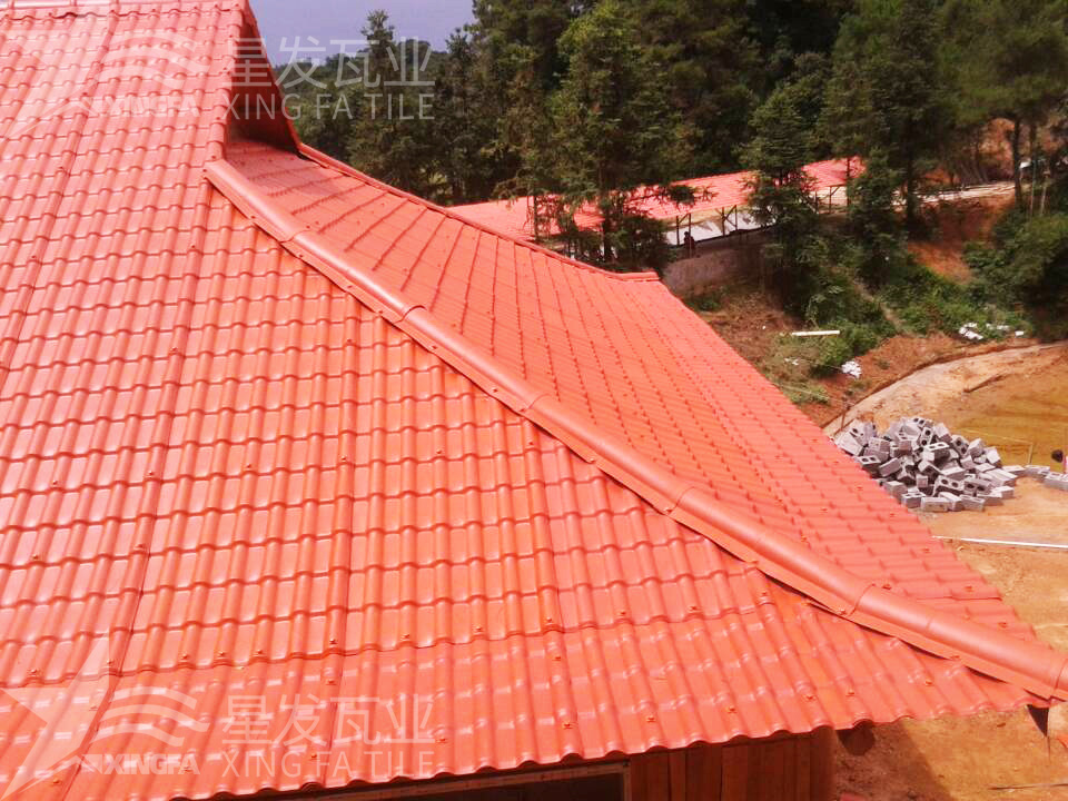 潮濕天氣不是問題！樹脂瓦輕松應對挑戰(zhàn)！