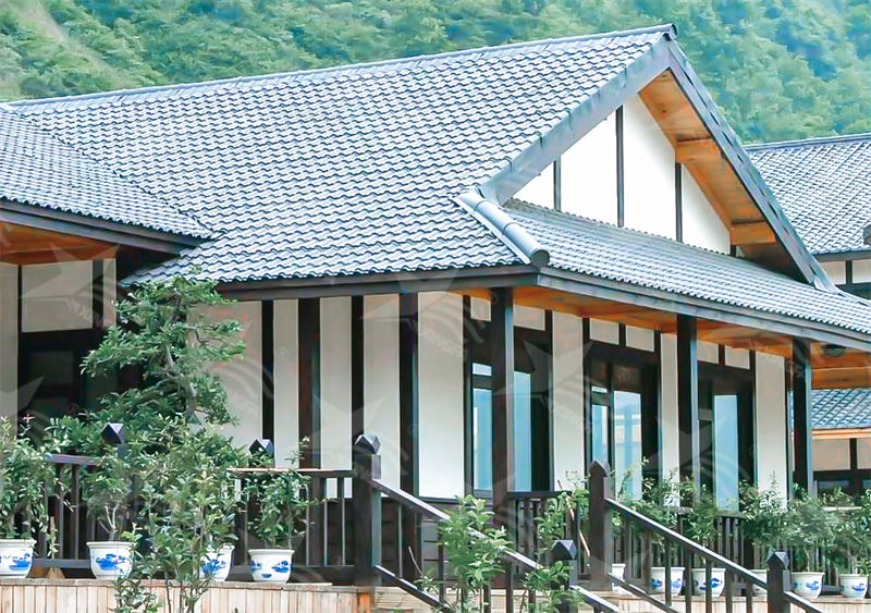 想購買材質(zhì)好的屋面瓦，到底選合成樹脂瓦好還是鋁瓦好？